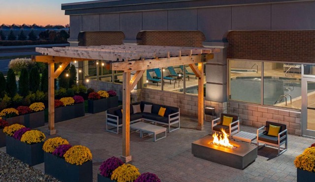 Hampton Inn & Suites Cleveland-Beachwood