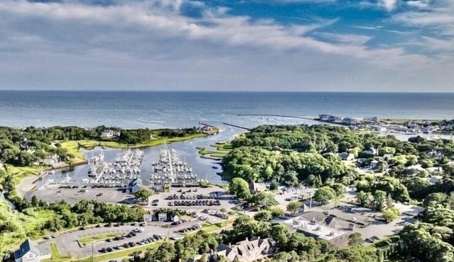 Harwich Port Summer Cottage – Walk to Nantucket Sound, Dine, and Unwind in Style