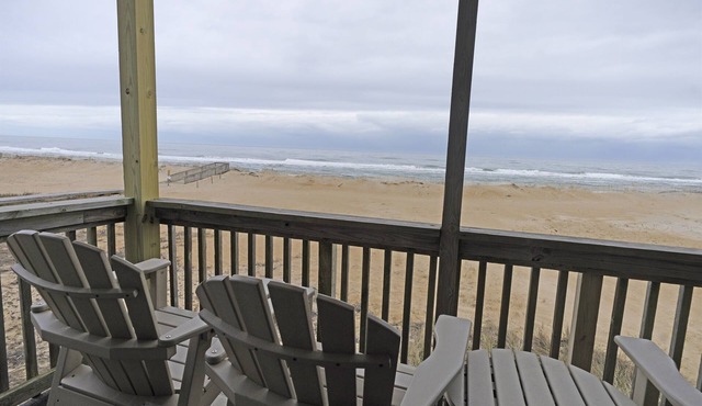 Hatteras Heaven® - Oceanfront 2BR/2 Bath Condo - Pool, Renovated Kitchen, King