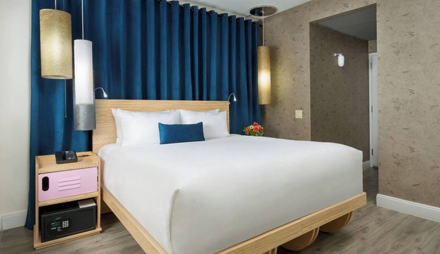 Haven of Rest and Relaxation! Onsite Restaurant and Bar! Times Square -1.8 miles