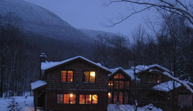 Headwaters-Very secluded, quiet, mountain views, babbling brook, country living.