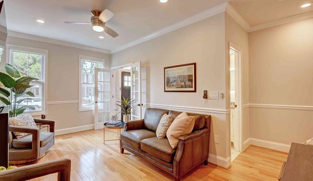 Heart of Old Town Alexandria|Historic|1700ft²