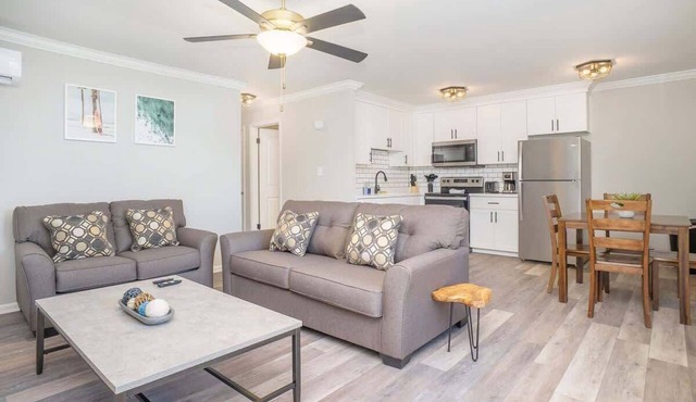 Hillside Cove - Plank Suite