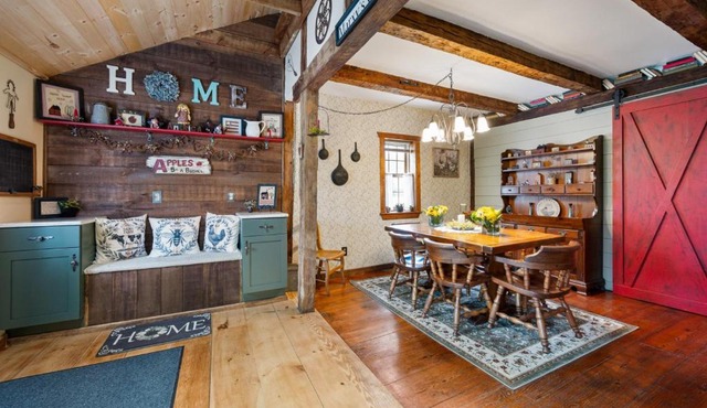 Historic Farmhouse Near Saratoga with Fire Pit