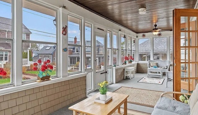 Historic IdleHurst Home - Sleeps 14, FirePit & Porch Idlehurst Inn