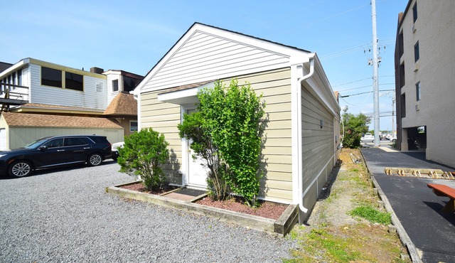 Holiday Cottage Efficiency-Oceanside 77th St, W/D, AC, WIFI