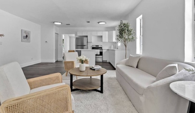 Home 18 | 3BD Avant-Garde Near Wynwood W/ Jacuzzi