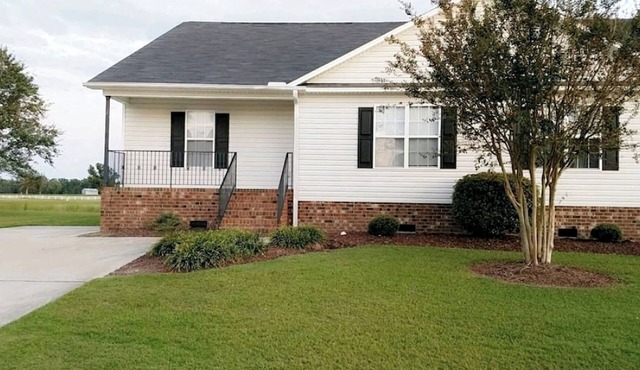 Home on Golf course (Travel Nurses, Greenville)