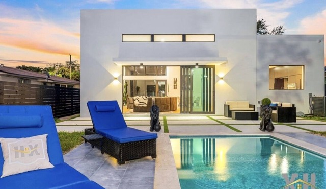House of Frenchie by Xenia Homes