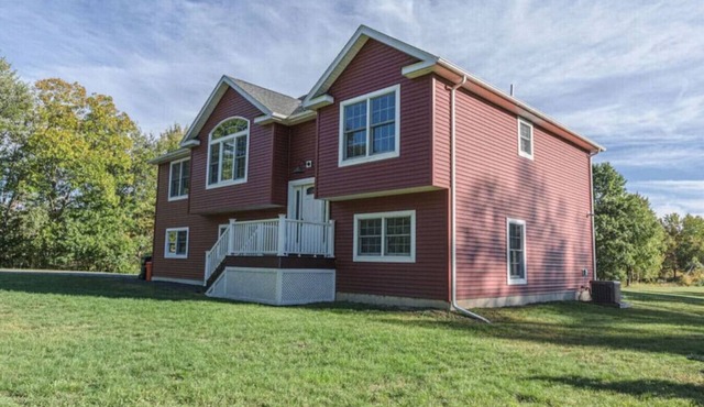 Hudson Valley Vacation 4BR/3BA Home Family-Friendly & Private
