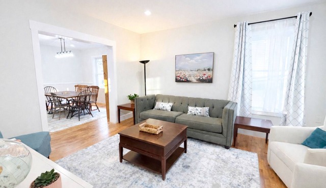 HUGE Remodeled Home Chef's Kitchen Near Union, GE, Saratoga, Proctors Parking