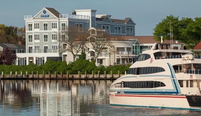 Hyannis Harbor Hotel