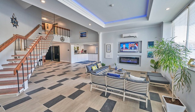 Hyannis Plaza Hotel
