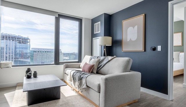 Ideal Seaport Studio w/Gym, Pool, W/D, Doorman