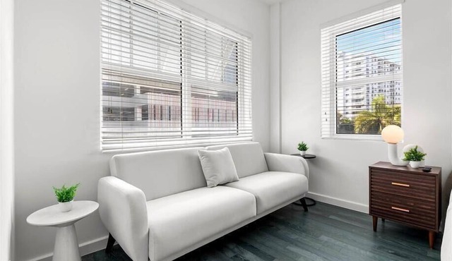 Ideal South Beach Studio nr Art Deco, Beaches & Parks