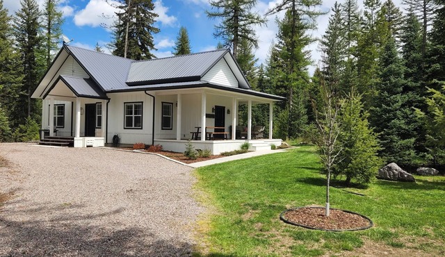 Immaculate Farm Cottage on 40 Acres - Minutes from Glacier National Park