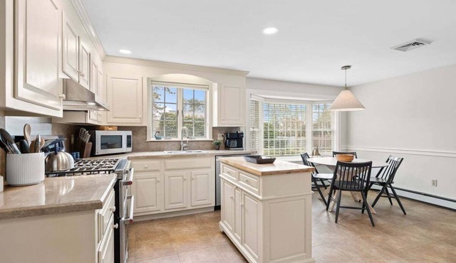 Immaculate in South Harwich, Pool, Walk to Beach: 015-HD