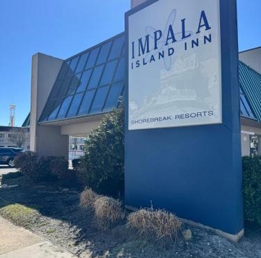Impala Island Inn