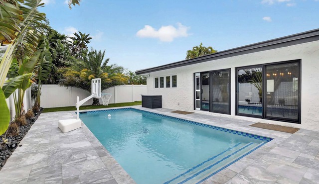 Imperial Point Villa with Pool