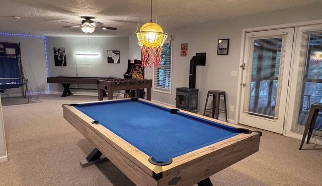 In home Games, Gym, & Movie Room+FREE Pool Access!