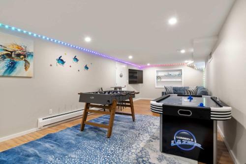 Incredible Family Escape Game Room Waterfront