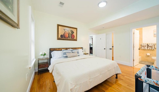 Inviting 4BR Boston Apt - Kid Friendly - Near I-95 & Free Parking 90-2