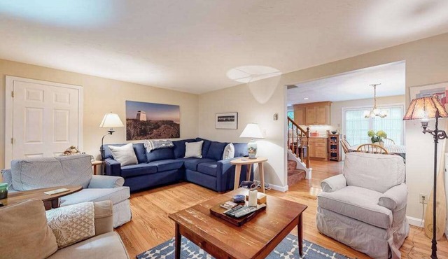 Inviting home near town and the beach with fast WiFi and private W/D