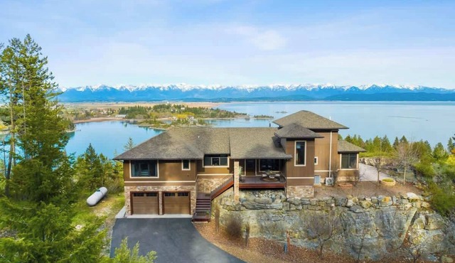 Juniper Presents: Lakeview Retreat on Craggy Cliff, Firepit & Patio