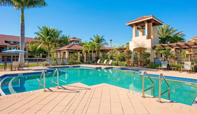 Kasa | Charming 1 BD + Near Local Eateries | Delray Beach