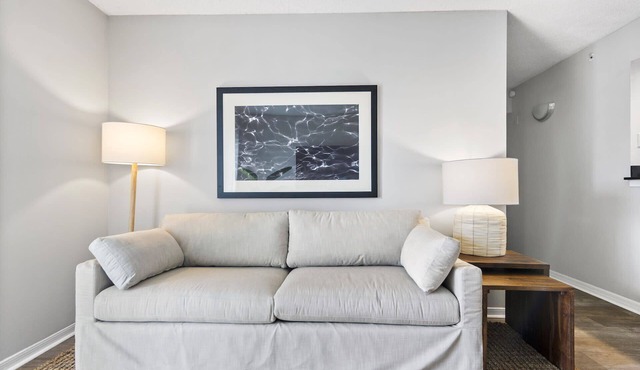 Kasa | Tranquil 2 BD + Near Golf Courses | Delray Beach