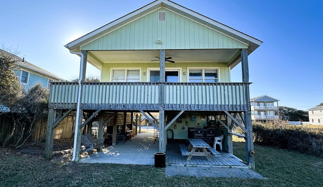 KH4231- Just One Block Off the Beach! 3 BRs, Close to Beach, Dog Friendly!