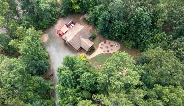Lake Getaway (paddle boards included)