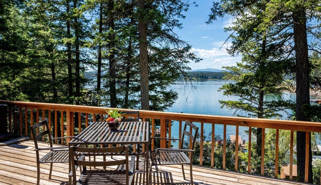 Lake house w/private dock, balcony, fire pit & gorgeous views - Echo Lake Hideaway