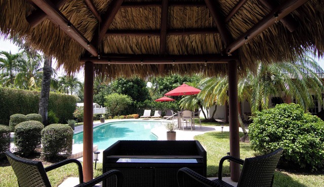 Lake Ida Oasis | Hot Tub & Tiki Bar