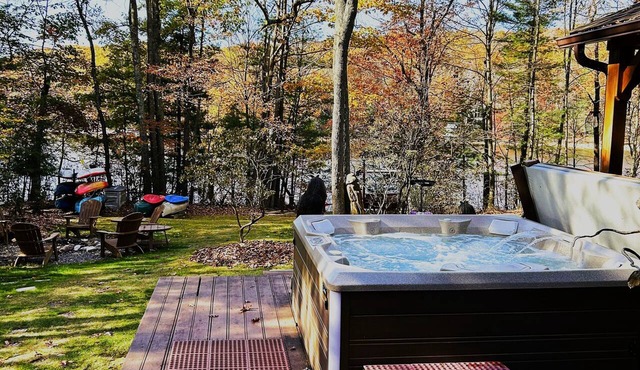 Lakefront Cabin: Kayaks, Hot Tub, Sauna, Dock & Fishing, Owls Nest, Deep Creek