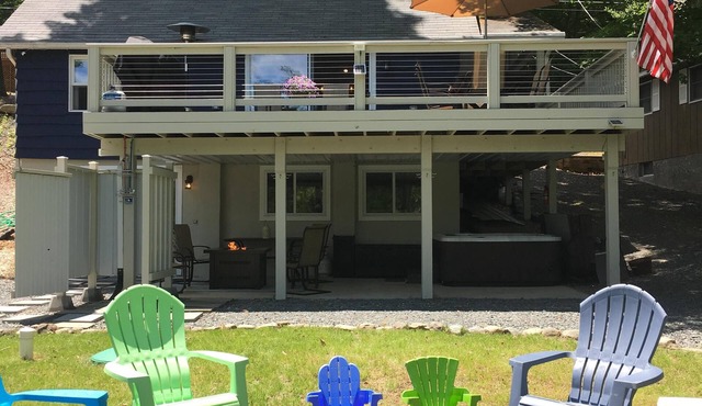 LAKEFRONT Cottage/Modern/Hot Tub/On Lake Wallenpaupack
