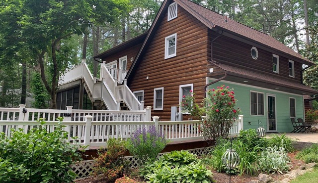 Lakefront Cottages -Sleeps 17 Shared sandy beach and dock area
