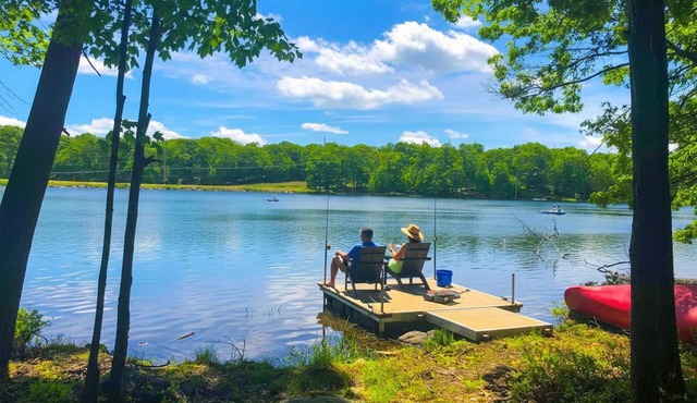 Lakefront, Hot Tub, Fireplace, Pool, Hiking, Pets Fully Loaded, Dock