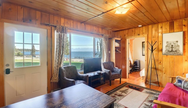 Lakeside Cabin w/Beach ~ 14 Mi to Ski Area!