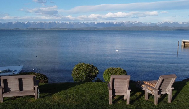 Lakeside condo 1,511 square feet. Your peaceful, calm & relaxing escape.