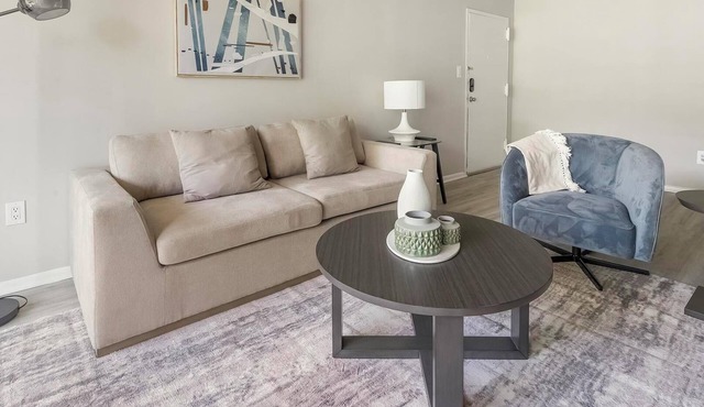 Landing | Amazing 2BD, Gym, Pool
