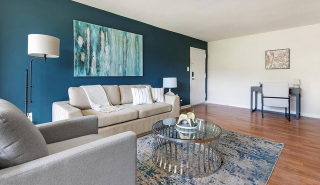 Landing | Amazing 2BD, Pool, Gym