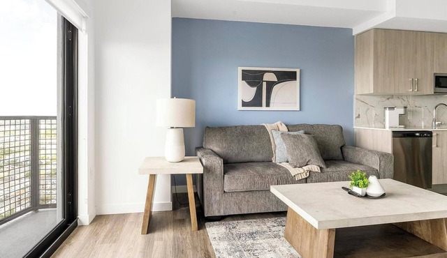 Landing | Beautiful 1BD, Pool