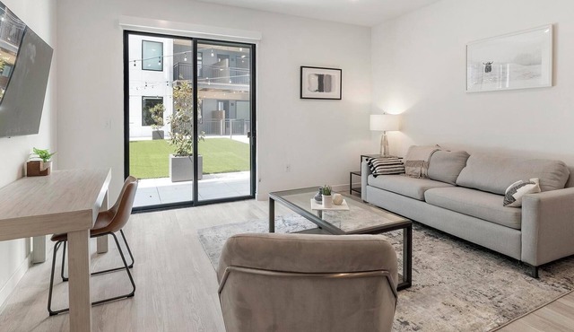 Landing | Chic 1BD, Game Room, Courtyard