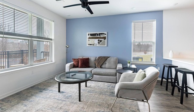 Landing | Chic 2BD, Gym, Clubhouse