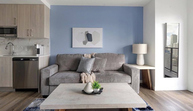 Landing | Modern 1BD, Pool