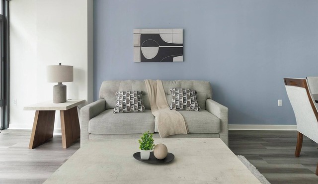 Landing | Modern 2BD, Courtyard