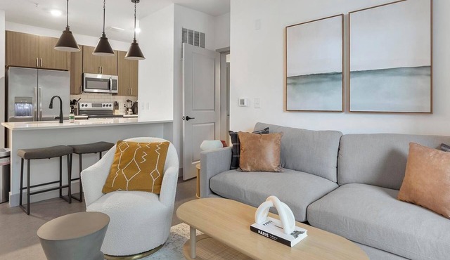Landing | Spectacular 2BD, Pool, Clubhouse
