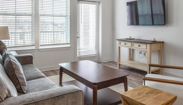 Landing | Spectacular 2BD, Clubhouse
