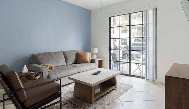 Landing | Stunning 1BD, Gym, Clubhouse